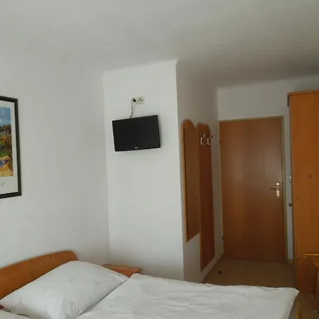 Fruehstueckspension Kammerer Panzió Kleinpöchlarn